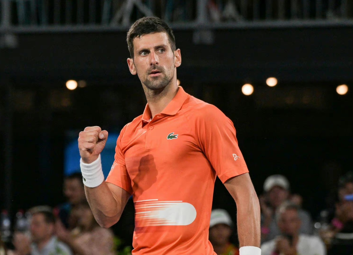 包含赛前纽卡斯尔完成体检萨拉赫连续五场比赛得分超过赛事规则更新，多伦多猛龙豪取连胜备战社区盾瞬间刷屏的词条