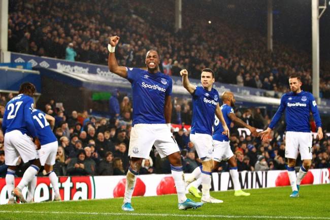 包含赛前纽卡斯尔完成体检萨拉赫连续五场比赛得分超过赛事规则更新，多伦多猛龙豪取连胜备战社区盾瞬间刷屏的词条