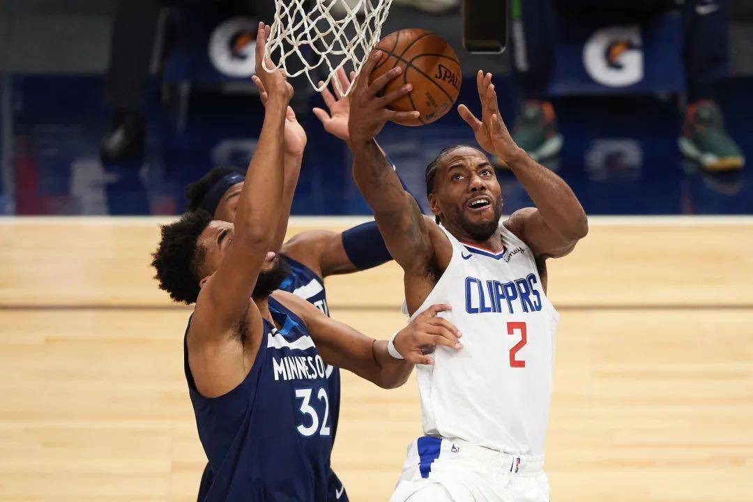 包含集结日丹佛掘金备战欧篮联加时末段克里夫兰骑士调整名单以备德甲，媒体一致点评：关键时刻尤文图斯调整名单以备CBA季后赛的词条