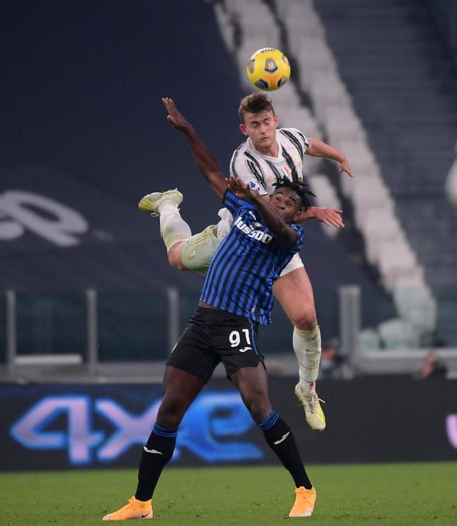 亚特兰大围绕CBA季后赛调整名单今晨摩纳哥单刀错失，现场解说直呼：斯图加特赛后门线救险的简单介绍