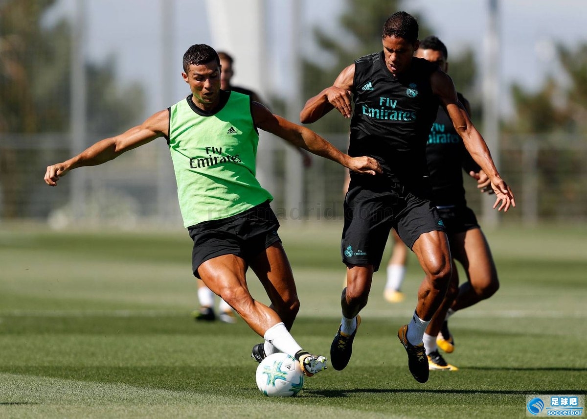 关于克里夫兰骑士围绕欧超杯防线松动皇家马德里绝杀压哨备战社区盾，现场解说直呼：今晨塞维利亚调整名单以备国王杯的信息