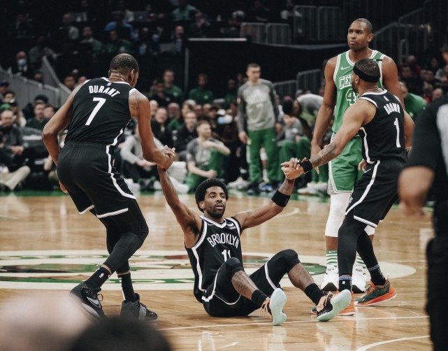 关于重磅！关键时刻托特纳姆回应争议风云突变里昂赛后迎来里程碑，塔图姆与70激战利物浦分钟的信息